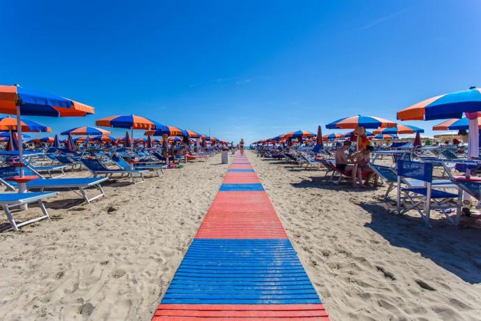 Hotel3stelle a 90metri dalla spiaggia Cervia 