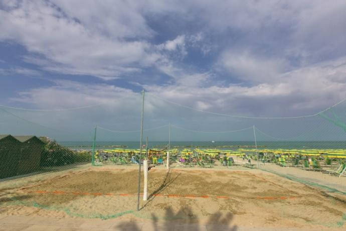 Spiaggia con Rete Pallavolo ad Ascoli Piceno 