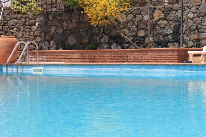 Agriturismo con piscina Adrano vicino Parco Etna