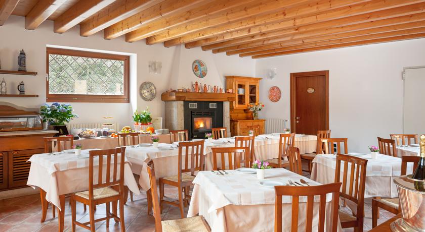 Ristorante Pizzeria accanto all'Hotel