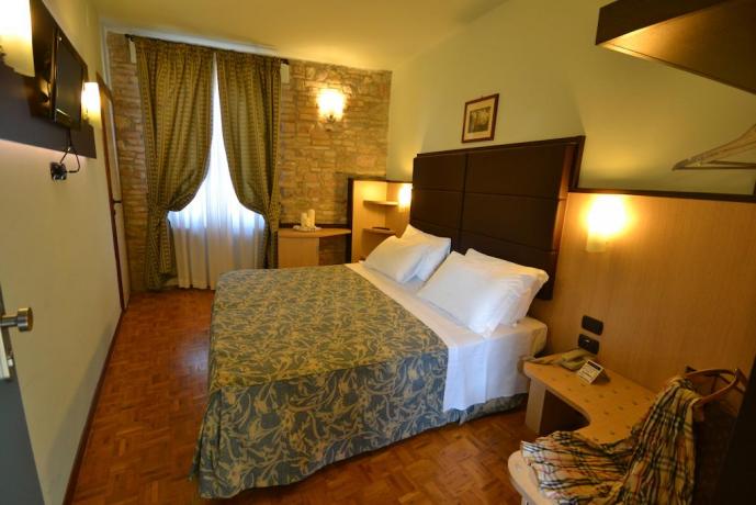 Hotel Vescovado - Albergo 3 stelle in centro ad Assisi a 10 minuti dalla Basilica di San Francesco 