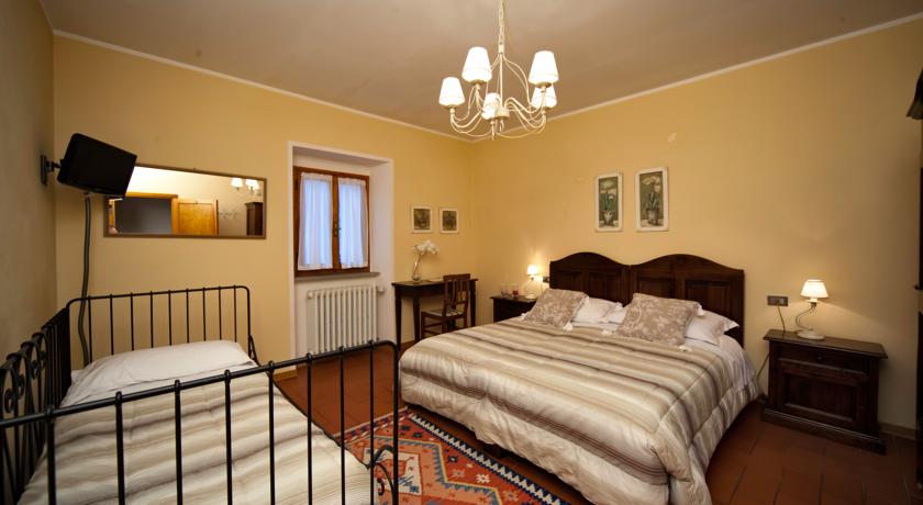 Camera "Plus" con letto matrimoniale e lettino
