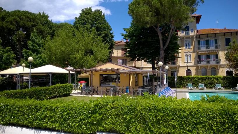 Bar esterno con piscina Hotel sul Lago 