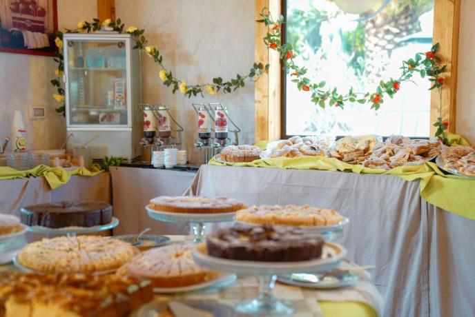 Eccellente colazione a Buffett: dolce e salato 