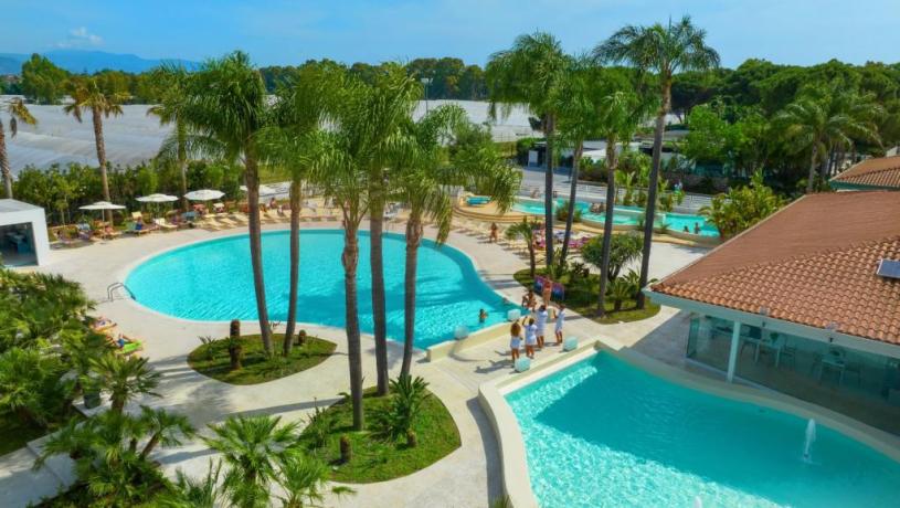 Villaggio a solo 400m dal mare,  Animazione per tutte le età, Formula Tutto Incluso,  Fruit Biberoneria, Pet Friendly, Piscina per adulti e bambini, Servizio spiaggia incluso, 
