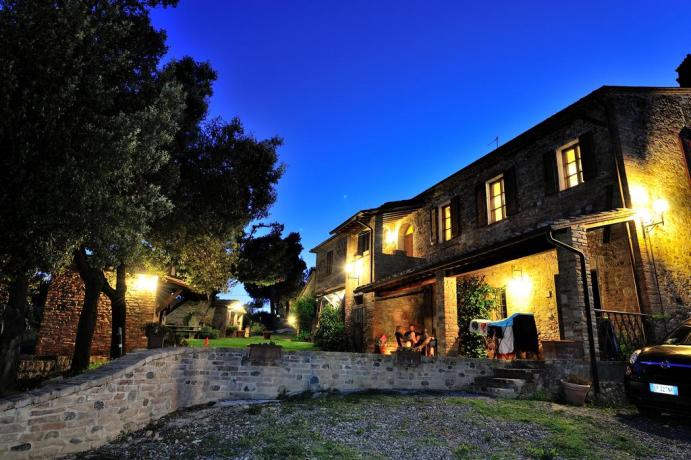 Vista notturna agriturismo a Città della Pieve 