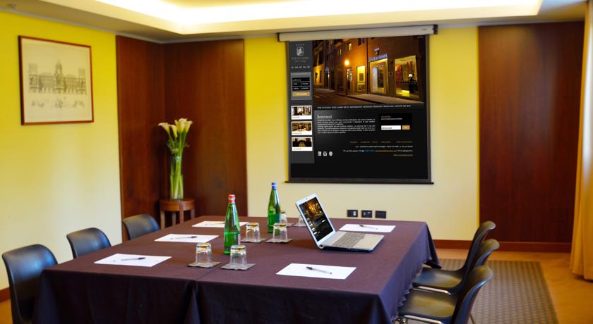Sale riunioni con videoproiettore