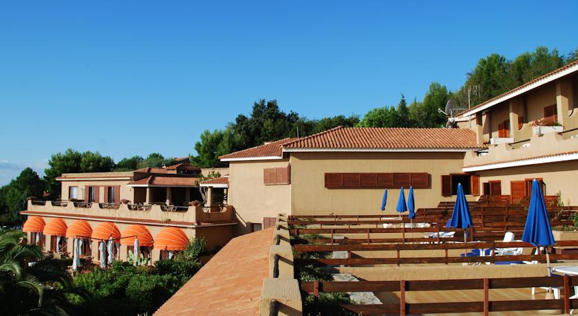 Camere con terrazzo vista mare
