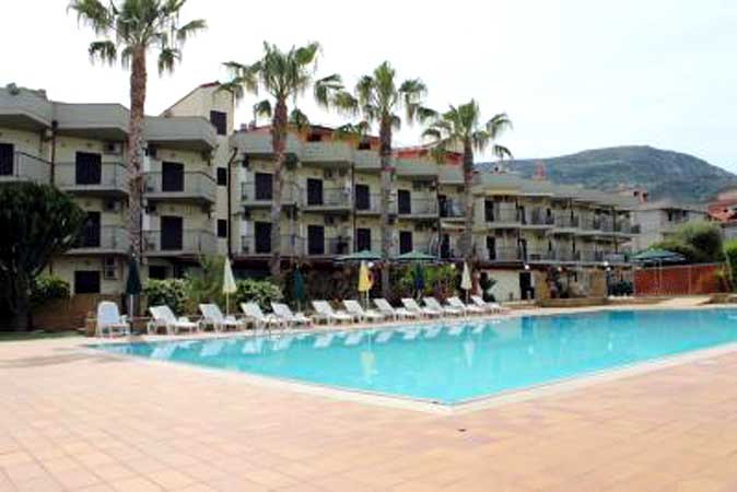 Vicino alle Isole Eolie Residence-Etnea con Piscina  