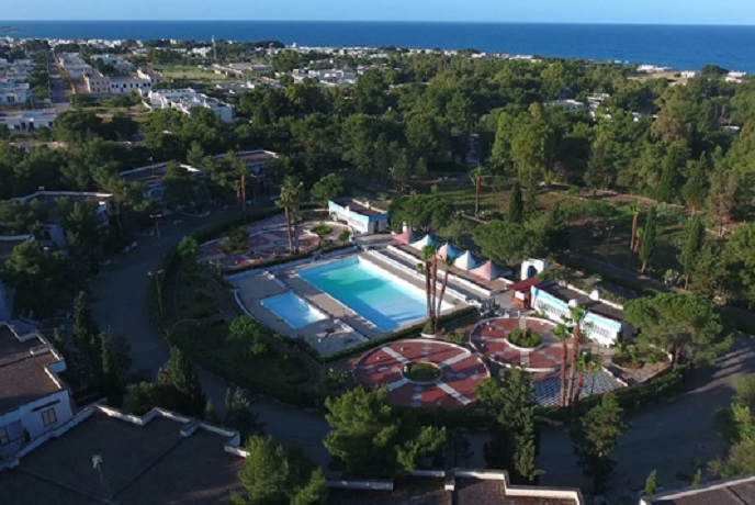 Villaggio Turistico con piscina vicino Gallipoli nel Salento