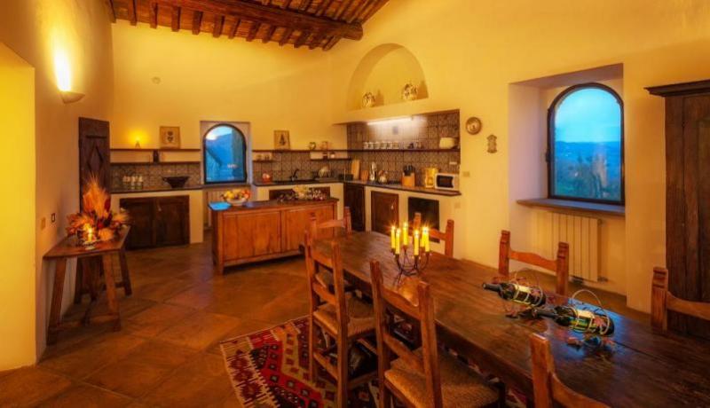Appartamento-Cipressi Vacanza di Lusso con Camino e Cucina 
