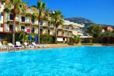 Acquedolci di Messina, appartamenti vacanza fronte mare, con piscina, ristorante, Campo da Calcetto e Tennis