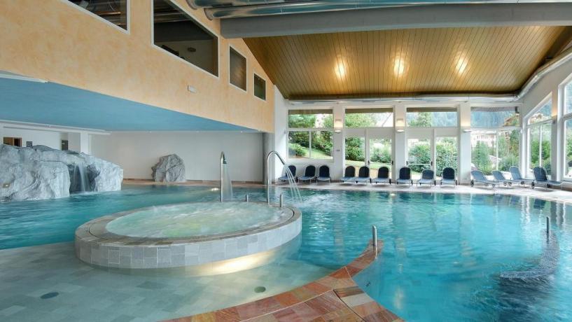 Centro benessere + piscina coperta a Molveno