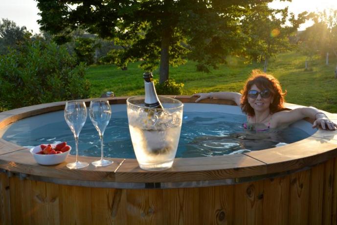 spa tinozza calda idromassaggio per 6 persone