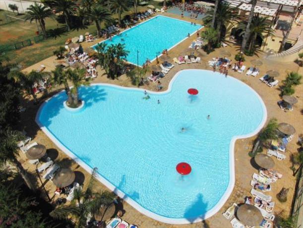 Panoramica piscine per adulti e bambini 