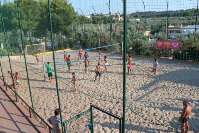 Villaggio in Puglia con Piscina e campi sportivi