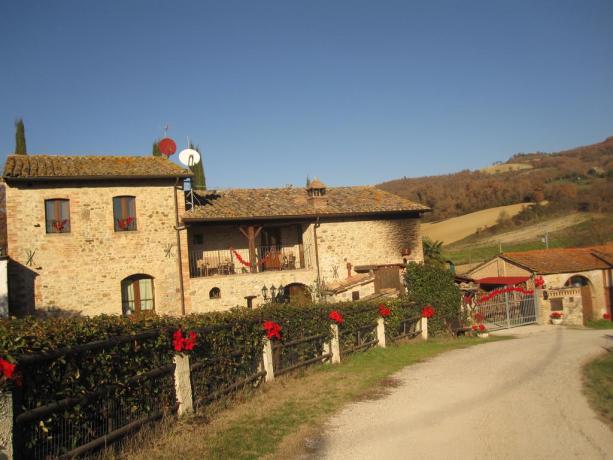 Bed and Brekfast a Montone appartamenti e giardino 