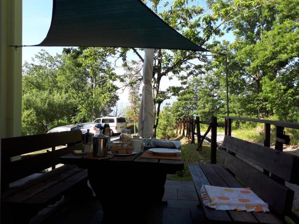 B&B colazione a buffet italiana all'esterno, Appennino-Parmense Valtaro