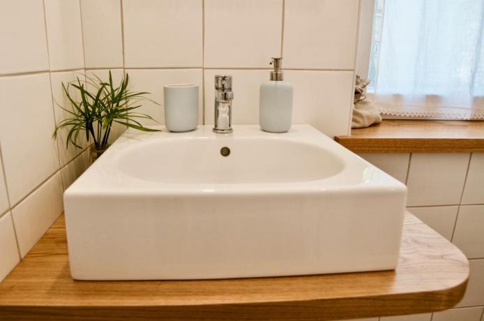 Bagno in camera con lavandino affittacamere vicino Roma