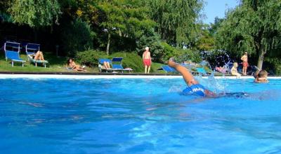 Piscina Esterna per Vacanze estive in famiglia