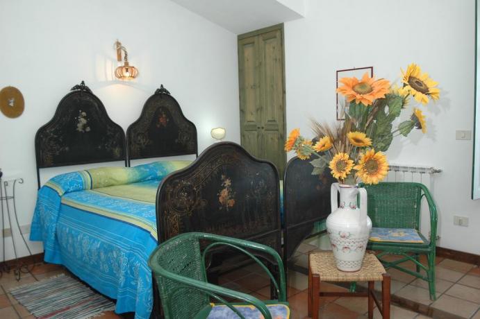 Camera romantica matrimoniale B&B Sicilia