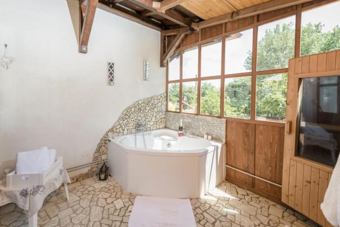 Vasca idromassaggio casa vacanze Tuscia Viterbo