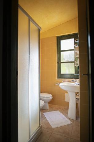 Bagno con doccia in Camera, vicino al mare