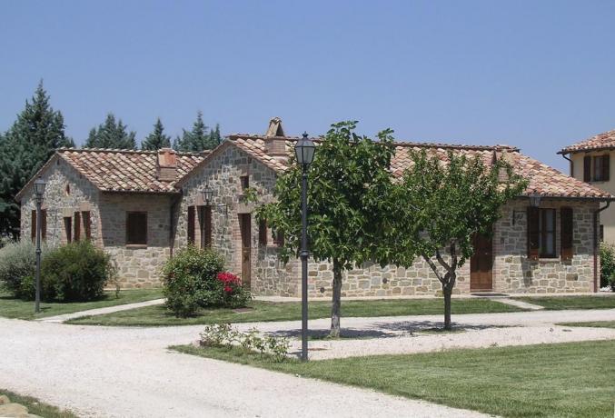 Casale vacanze tra Perugia Assisi con giardino privato 