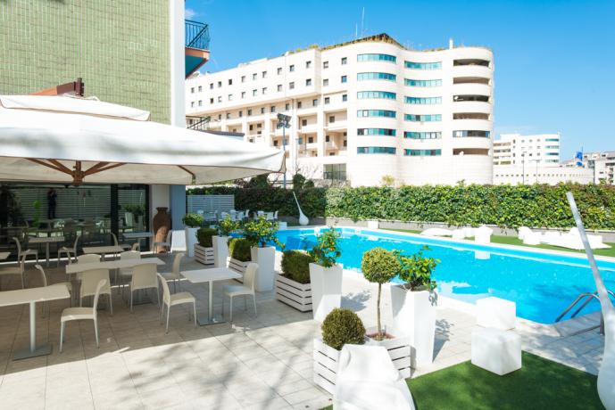 Hotel camere a Rende, piscina esterna e ristorante
