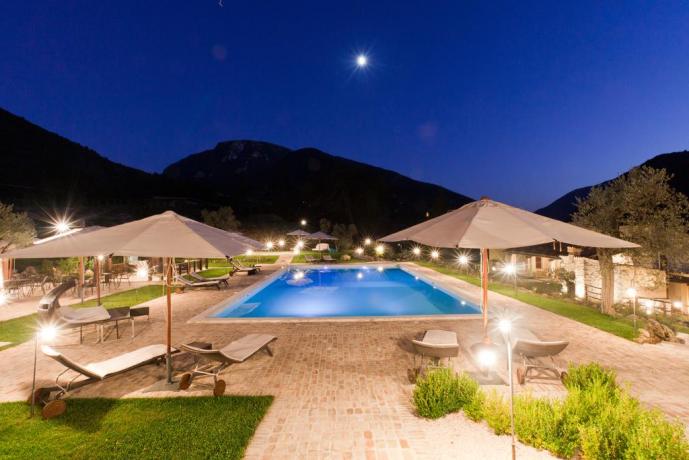 Piscina all'aperto in Umbria agriturismo in Valnerina 