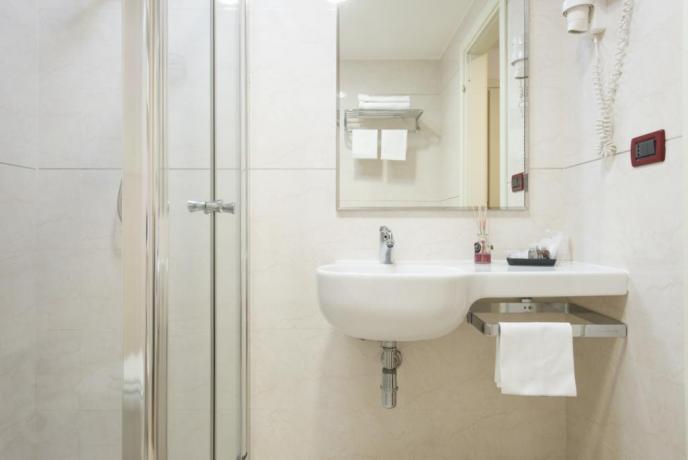 Hotel a Calabria, camere con servizi privati, doccia