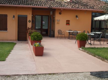Esterno Agriturismo Nuvolino lago di Garda