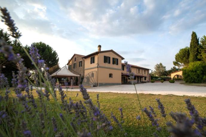 Agriturismo con area giochi per Bambini, Perugia 