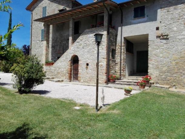 Appartamenti in stile rustico con ingresso indipendente 