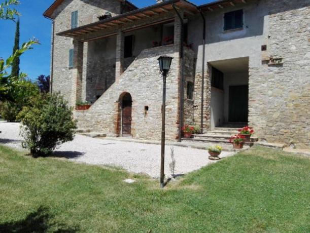 Appartamenti in stile rustico con ingresso indipendente 