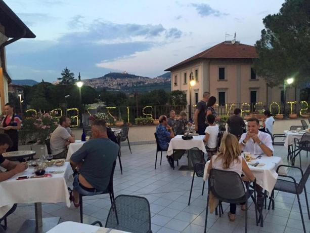 Vista Panoramica su Assisi dalla Terrazza 