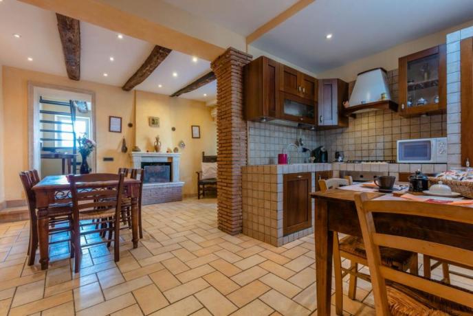 Grande soggiorno con tavolo Residence a Rieti