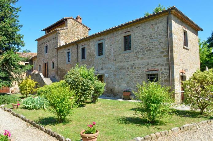 Casale con appartamenti in toscana