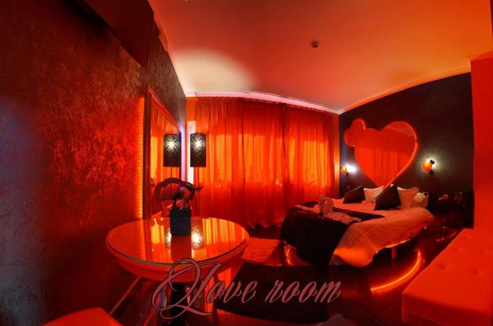 Love room con letto tondo