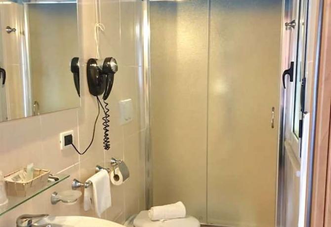 Bagno Privato in Camera ad Anzio con Asciugacapell