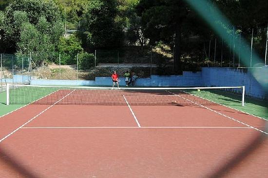 campo-da-tennis Villaggio-turistico Peschici Gargano 