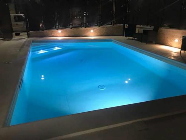 Piscina dell'hotel con acqua salata a Cascia 