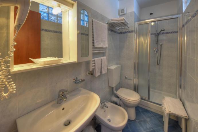 Camere comfortevoli con bagno privato