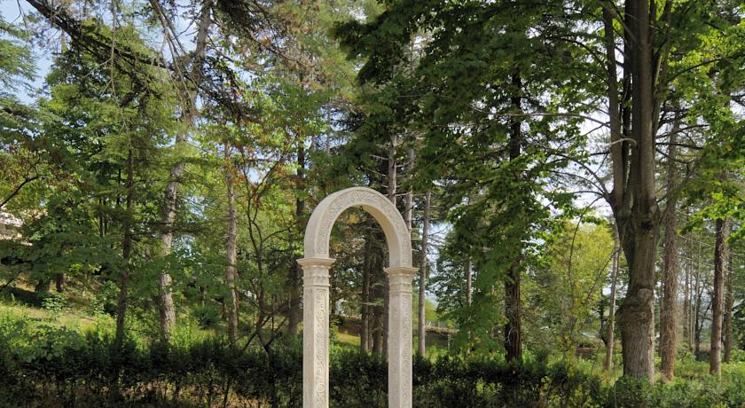 Parco del Grand Hotel Fonte Ferruginosa