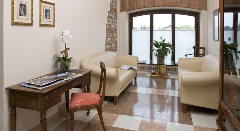 Camere e Suite con Salottino privato a Bra