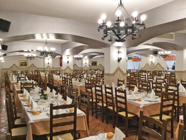 Hotel ad Assisi Ristorante con 700 coperti 