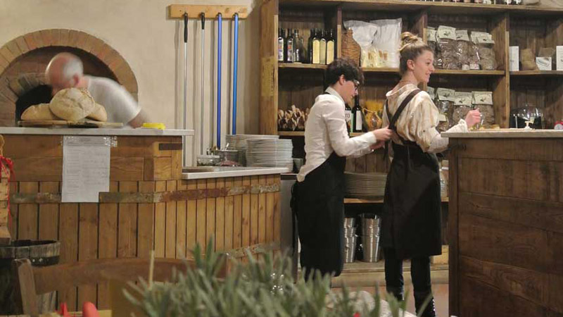Pizzeria con forno a legna, residence in Toscana