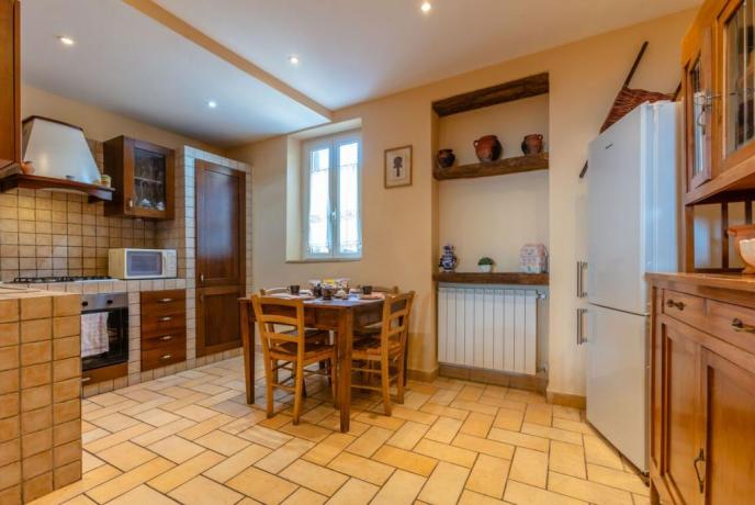 Appartamento con angolo cucina e soggiorno a Rieti