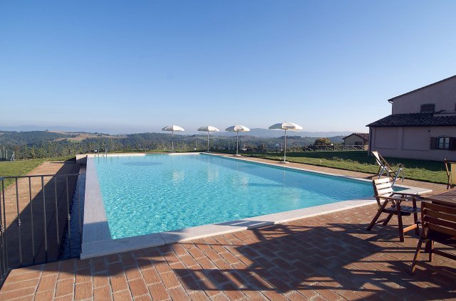 Piscina attrezzata Agriturismo biologico