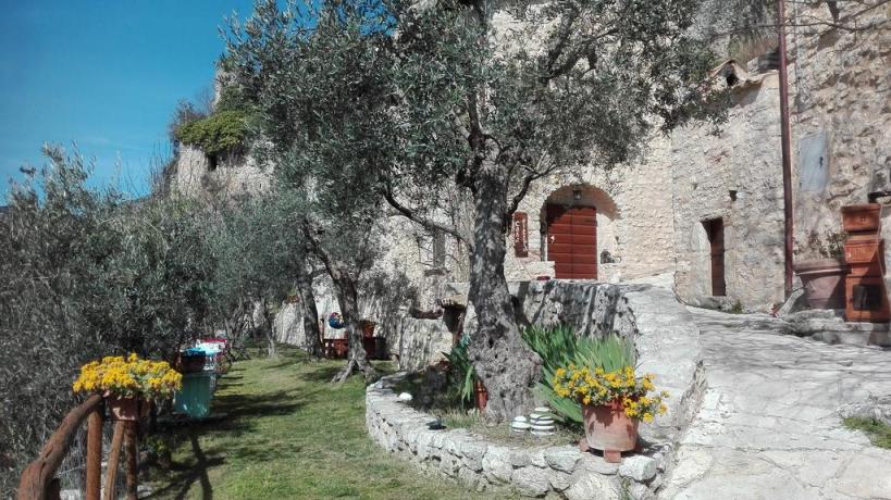 Appartamenti Vacanza all'interno di un borgo storico della Valnerina vicino la Cascata delle Marmore